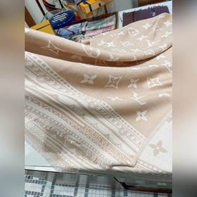 Новая популярная модель в магазине LV! Очень красивая! В этом год