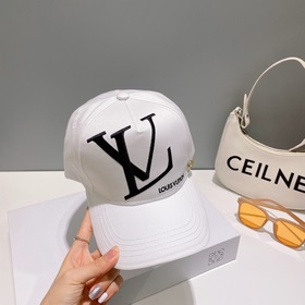 Бейсболка Louis Vuitton Новая бейсболка LV, тщательно изготовлена