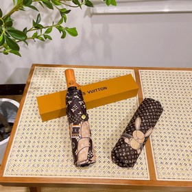 LOUIS VUITTON (Луи Виттон) Очень популярный плюшевый кролик. Идеа