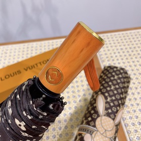LOUIS VUITTON (Луи Виттон) Очень популярный плюшевый кролик. Идеа