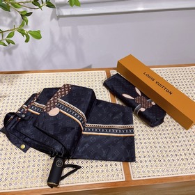 LOUIS VUITTON (Луи Виттон) Очень популярный плюшевый кролик. Идеа