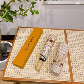 LOUIS VUITTON (Луи Виттон) Очень популярный плюшевый кролик. Идеа
