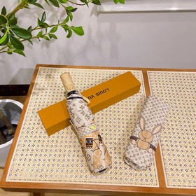 LOUIS VUITTON (Луи Виттон) Очень популярный плюшевый кролик. Идеа