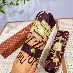 Louis Vuitton Новинка от Louis Vuitton. Летняя новинка в магазина