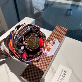 LOUIS VUITTON (Луи Виттон) LV Новая модель трехсекционного автома