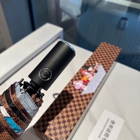 LOUIS VUITTON (Луи Виттон) LV Новая модель трехсекционного автома