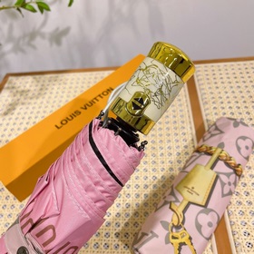 Louis Vuitton Новинка от Louis Vuitton. Летняя новинка в магазина