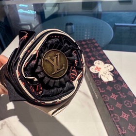 LOUIS VUITTON (Луи Виттон) LV Новая модель трехсекционного автома