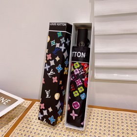 Louis Vuitton Новинка летнего сезона в фирменном магазине. Полнос