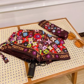 Louis Vuitton Новинка летнего сезона в фирменном магазине. Полнос