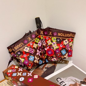 Louis Vuitton Новинка летнего сезона в фирменном магазине. Полнос