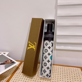 Louis Vuitton Новинка летнего сезона в фирменном магазине. Полнос