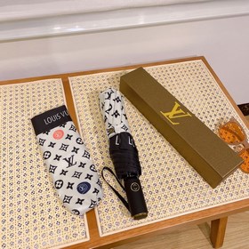 Louis Vuitton Новинка летнего сезона в фирменном магазине. Полнос