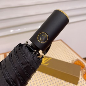 Louis Vuitton Новинка летнего сезона в фирменном магазине. Полнос