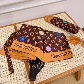 Louis Vuitton Новинка летнего сезона в фирменном магазине. Полнос