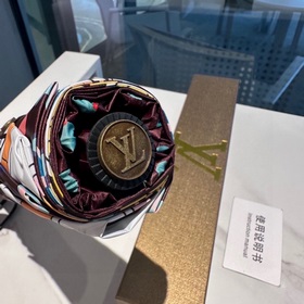 LOUIS VUITTON (Луи Виттен) Новая модель трехсекционного автоматич