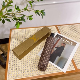 Louis Vuitton Новинка летнего сезона в фирменном магазине. Полнос