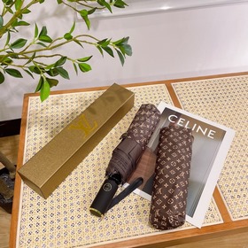 Louis Vuitton Новинка летнего сезона в фирменном магазине. Полнос