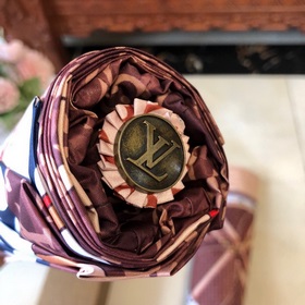 LOUIS VUITTON (Луи Виттен) LV Новая модель сумки Трехсекционный а