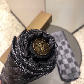 LOUIS VUITTON (Луи Виттон) LV Новая модель трехсекционного автома