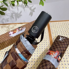 Louis Vuitton Новинка летнего сезона в фирменном магазине. Полнос