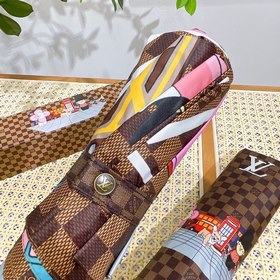 Louis Vuitton Новинка летнего сезона в фирменном магазине. Полнос