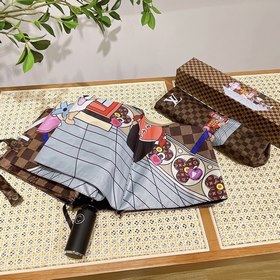 Louis Vuitton Новинка летнего сезона в фирменном магазине. Полнос