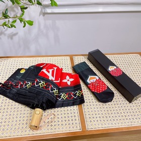 Louis Vuitton Новинка летнего сезона в фирменном магазине. Полнос