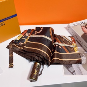Louis Vuitton Цепочка LV. Дизайнер создал это произведение благод