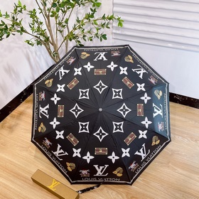Louis Vuitton Новинка летнего сезона в фирменном магазине. Полнос