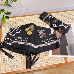 Louis Vuitton Новинка летнего сезона в фирменном магазине. Полнос