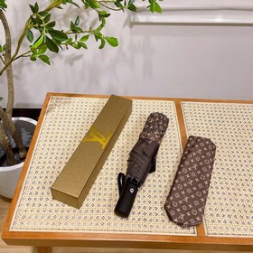 Louis Vuitton Новинка летнего сезона в фирменном магазине. Полнос