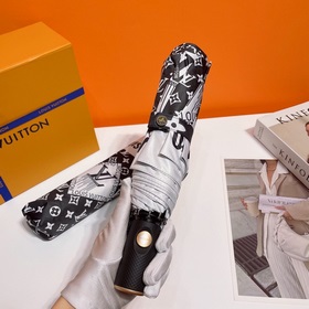Louis Vuitton Новинка летнего сезона в фирменном магазине. Полнос