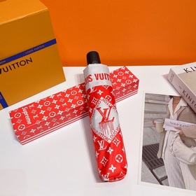 Louis Vuitton Новинка летнего сезона в фирменном магазине. Полнос