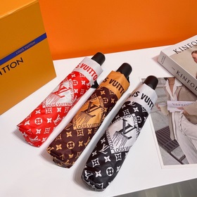 Louis Vuitton Новинка летнего сезона в фирменном магазине. Полнос