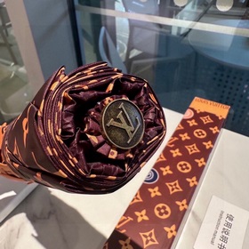 LOUIS VUITTON (Луи Виттен) LV Новая модель трехсекционного автома