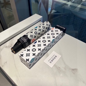LOUIS VUITTON (Луи Виттен) LV Новая модель трехсекционного автома