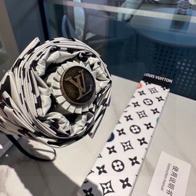 LOUIS VUITTON (Луи Виттен) LV Новая модель трехсекционного автома