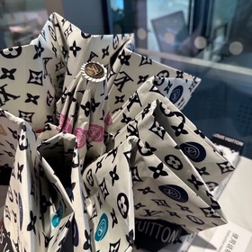 LOUIS VUITTON (Луи Виттен) LV Новая модель трехсекционного автома