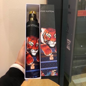 LOUIS VUITTON (Луи Виттен) LV Новая модель трехсекционного автома