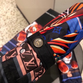 LOUIS VUITTON (Луи Виттен) LV Новая модель трехсекционного автома