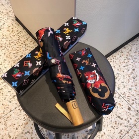 LOUIS VUITTON (Луи Виттен) LV Новая модель трехсекционного автома