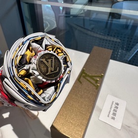 LOUIS VUITTON (Луи Виттон) LV Новая модель трехсекционного автома