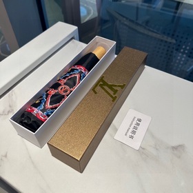 LOUIS VUITTON (Луи Виттон) LV Новая модель трехсекционного автома