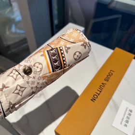 LOUIS VUITTON (Луи Виттон) LV Новая модель трехсекционного автома