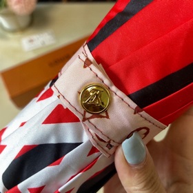 LOUIS VUITTON (Луи Виттон) LV Новая модель трехсекционного автома