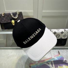 Новая бейсболка с логотипом BALENCIAGA Paris. Очень стильные цвет