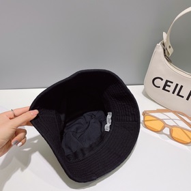 CELINE Селин, новая модель в продаже. Простая рыбацкая кепка с вы