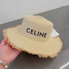 Новая модель шляпы Celine, закрывающая небольшой цилиндр, бежево-