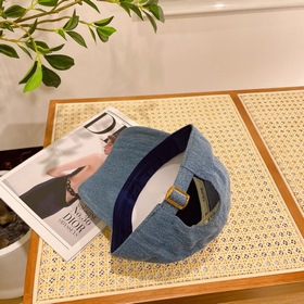 В комплекте с пылезащитным чехлом [CELINE] Джинсовая бейсболка ве